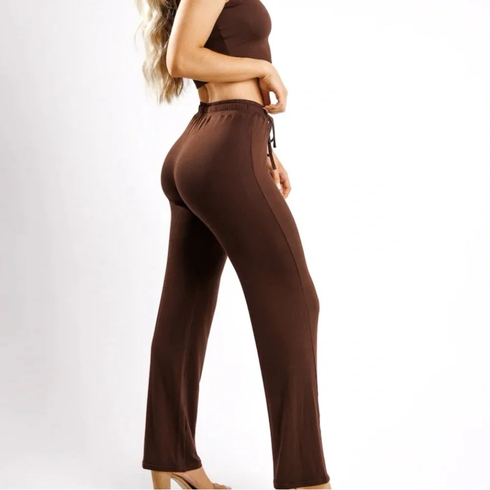 Astoria Luxe Lounge Pant - Espresso size M - lightly worn - Picture 4 of 4